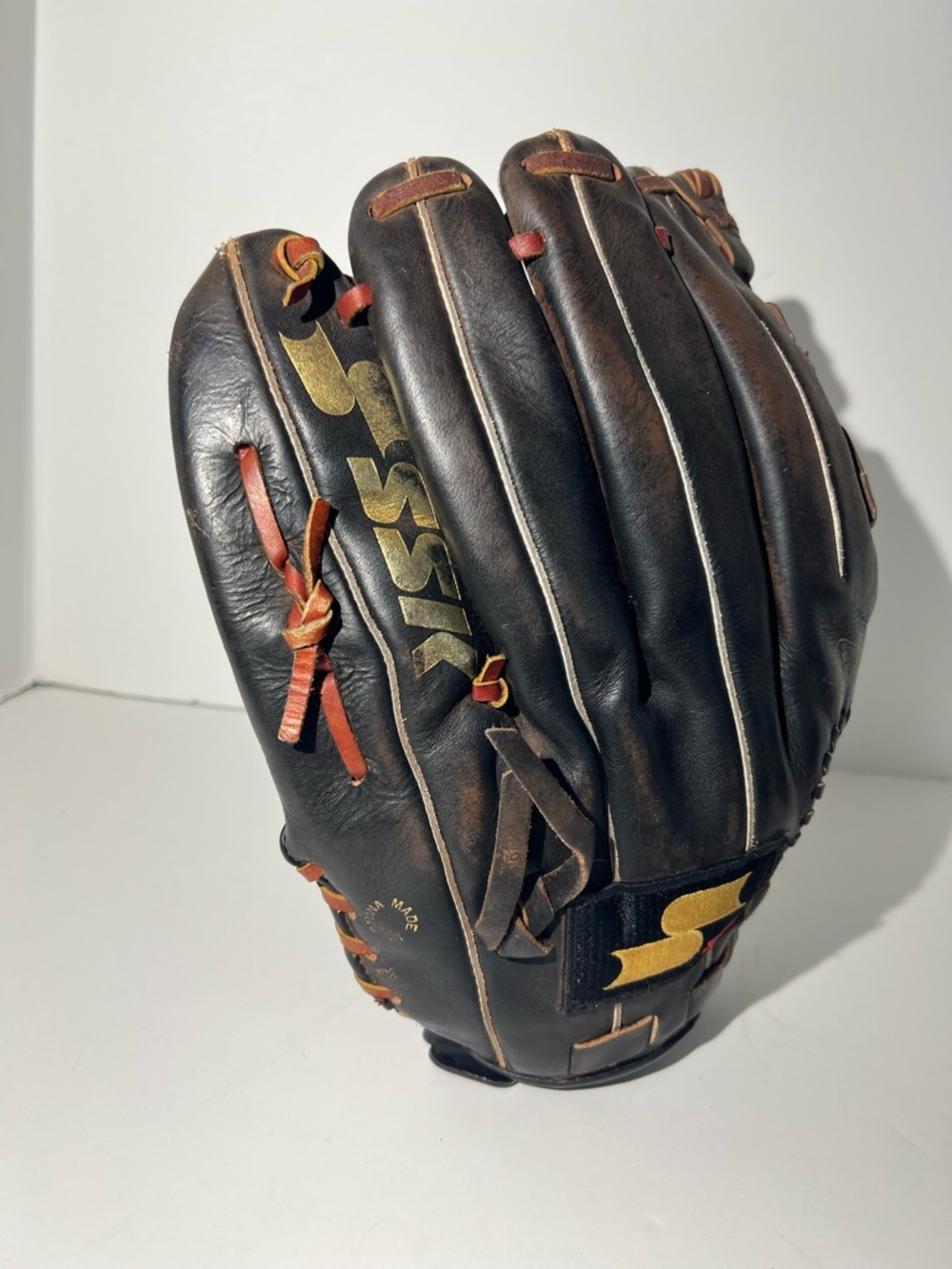 SSK CLP-83 right hand throw glove 12.75” - Picture 6 of 12